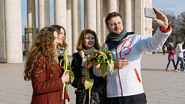 В Москве пройдет акция «Вам, любимые»: волонтеры поздравят с Международным женским днем