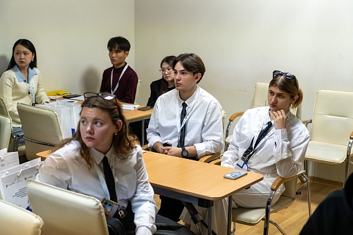 На страже информационной безопасности: в Сочи проходит окружной семинар-совещание по профилактике негативных явлений в молодёжной среде